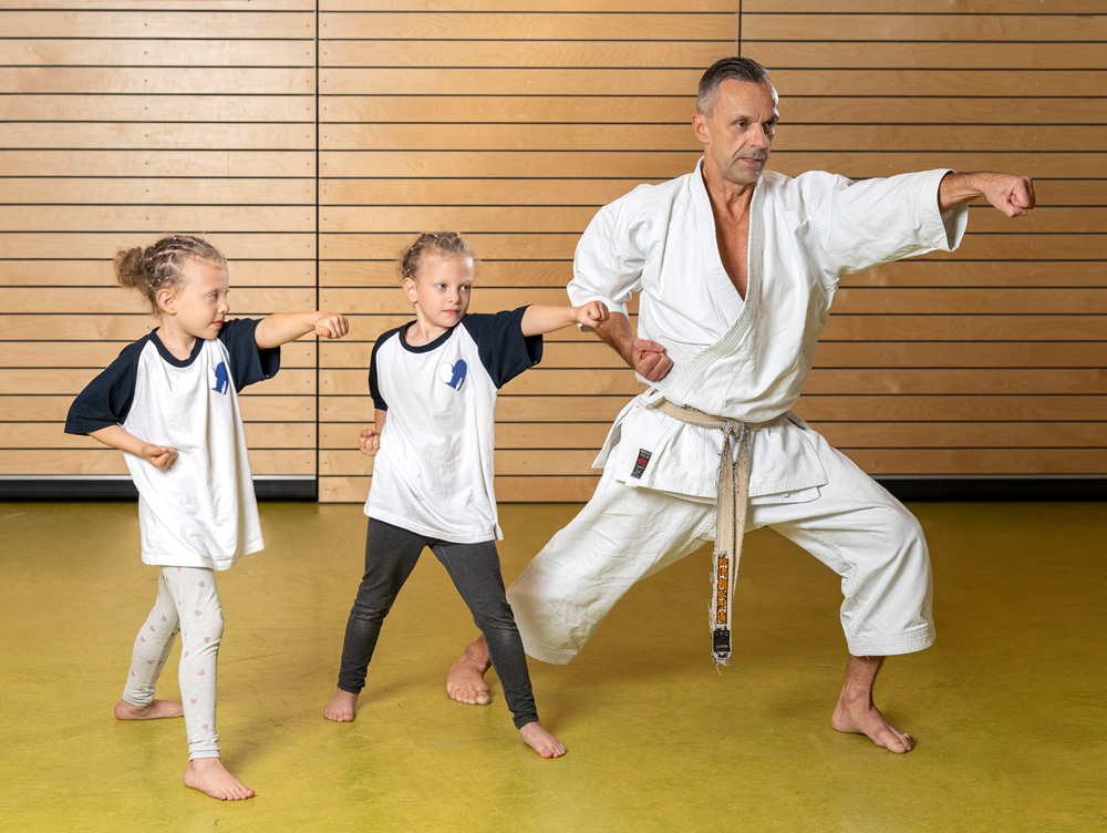 Karate-Workshops für Schulklassen kleine kaempfer mit boris2